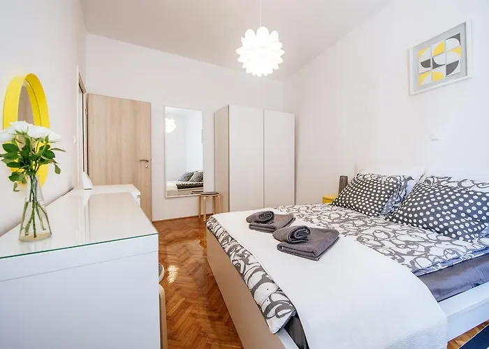 Jadera Apartment *