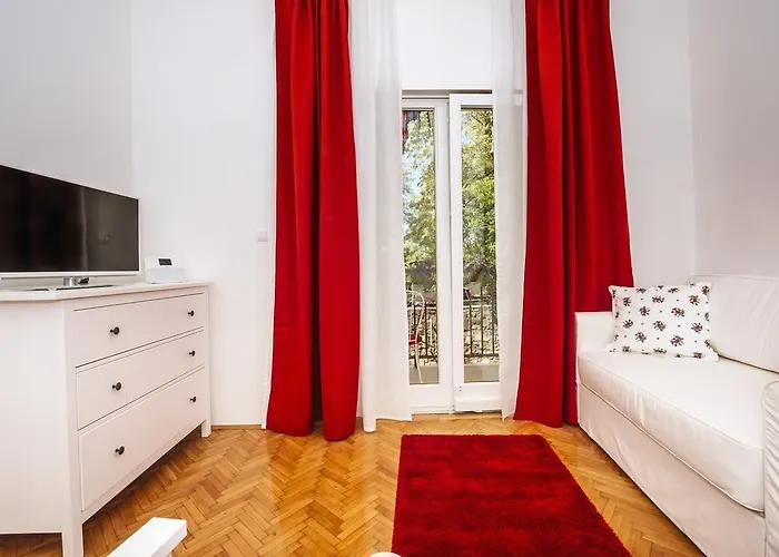 Jadera Apartment *