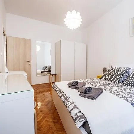 Jadera Apartment *